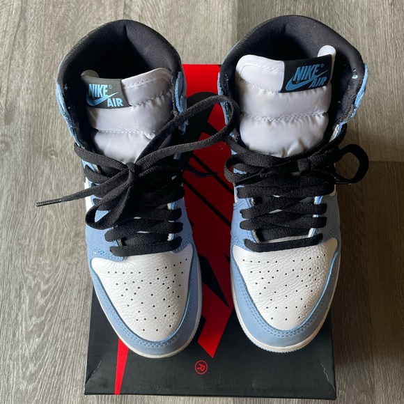 2021
Air Jordan 1 Retro High OG 'University Blue' - Picture 2 of 8